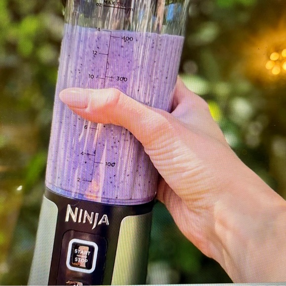 Ninja Blast 18oz. Portable Blender and Accessories